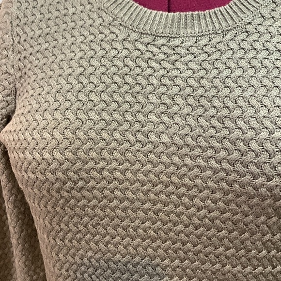 Jones New York and Company, Brown weaved sweater size large - Picture 2 of 9
